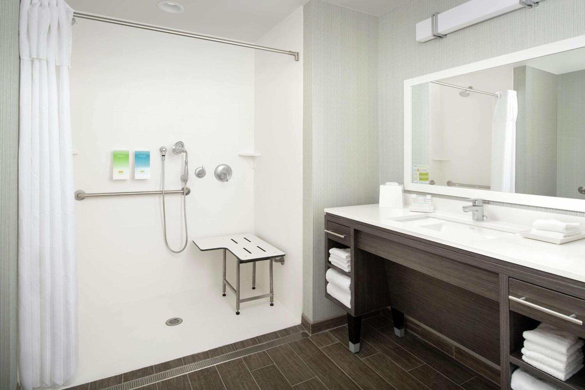 Home2 Suites By Hilton Charlottesville Downtown Exterior photo